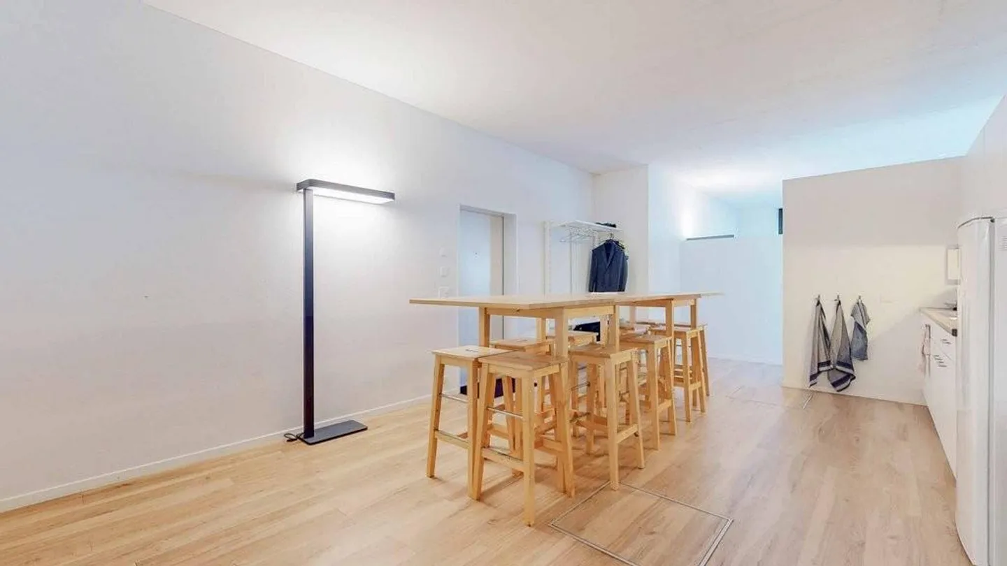 Attractive Office Space Near Train Station - Photo 6 of 11