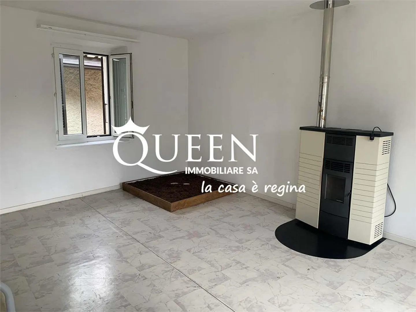 Novaggio: casa nel nucleo con terreno annesso - Foto 6 di 12