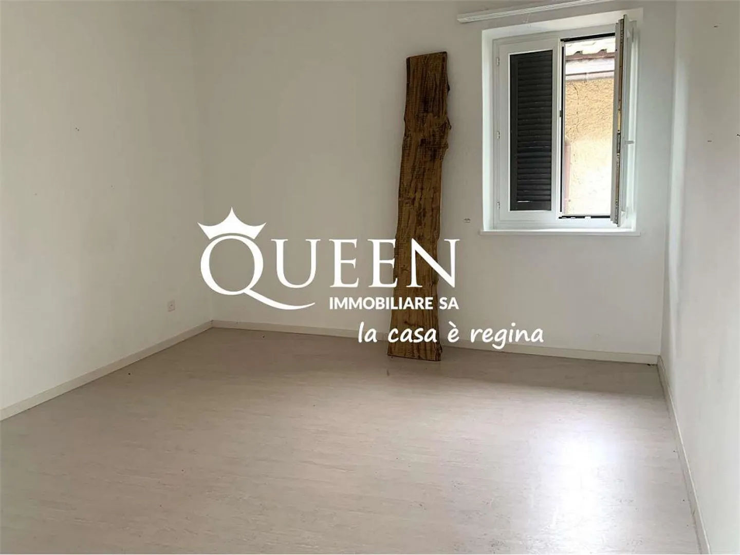 Novaggio: casa nel nucleo con terreno annesso - Foto 10 di 12
