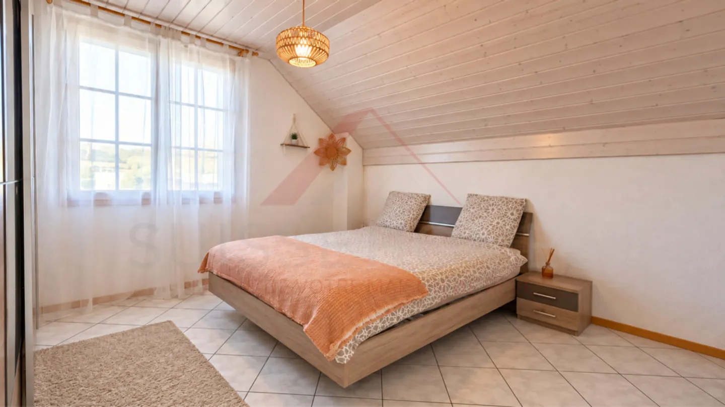 Renoviertes Einfamilienhaus mit 5,5 Zimmern, Pool, Photovoltaik und 4 Parkplätzen - Foto 12 von 18