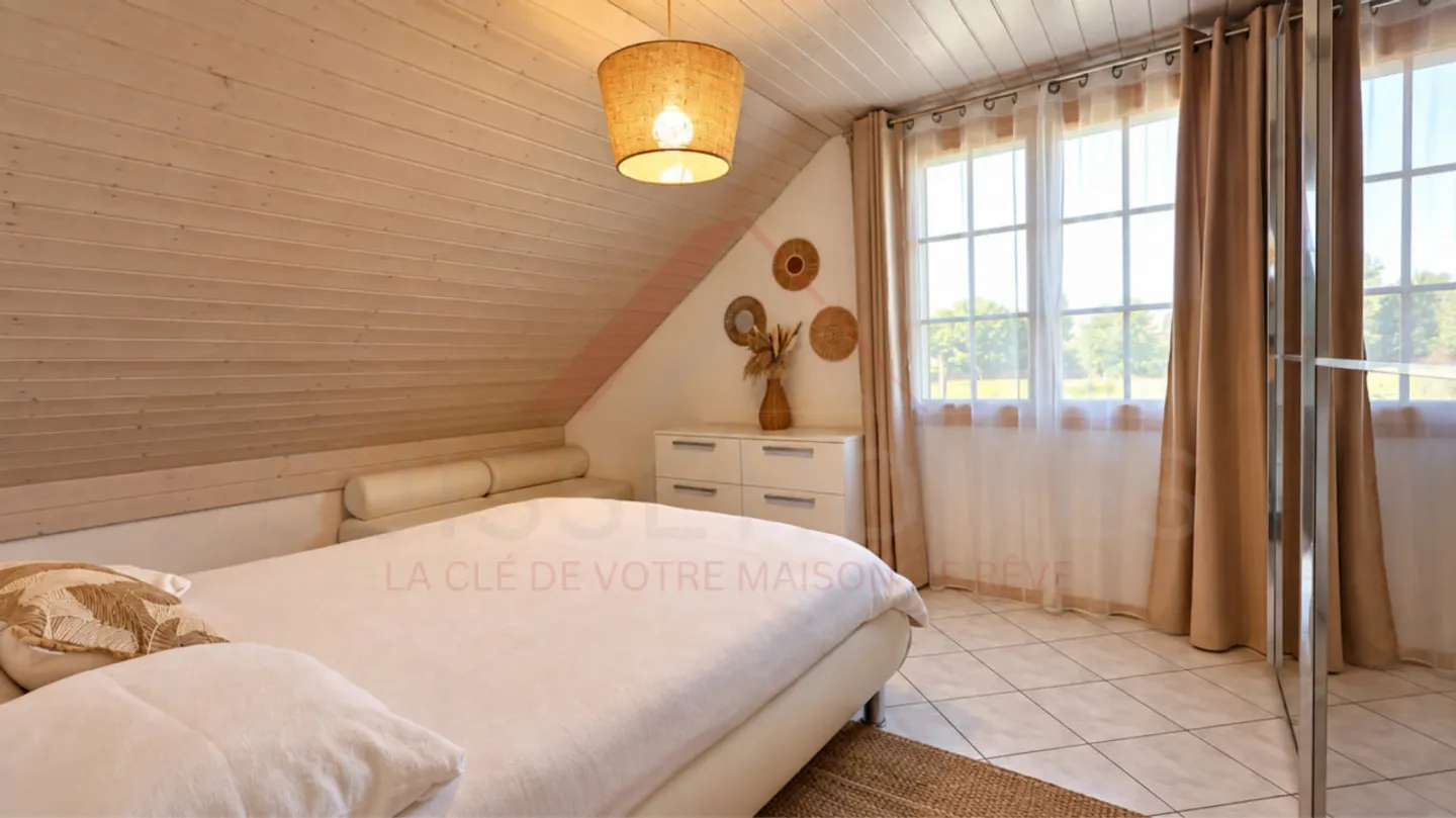 Renoviertes Einfamilienhaus mit 5,5 Zimmern, Pool, Photovoltaik und 4 Parkplätzen - Foto 13 von 18