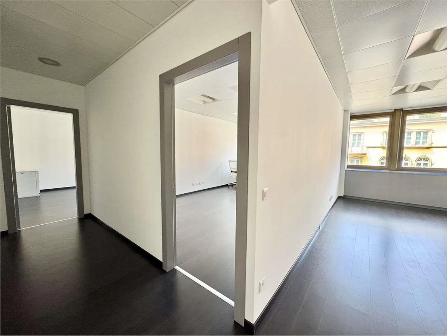 Modernes 3-Zimmer-Büro in Paradiso, nur wenige Schritte vom Luganersee entfernt - Foto 2 von 4