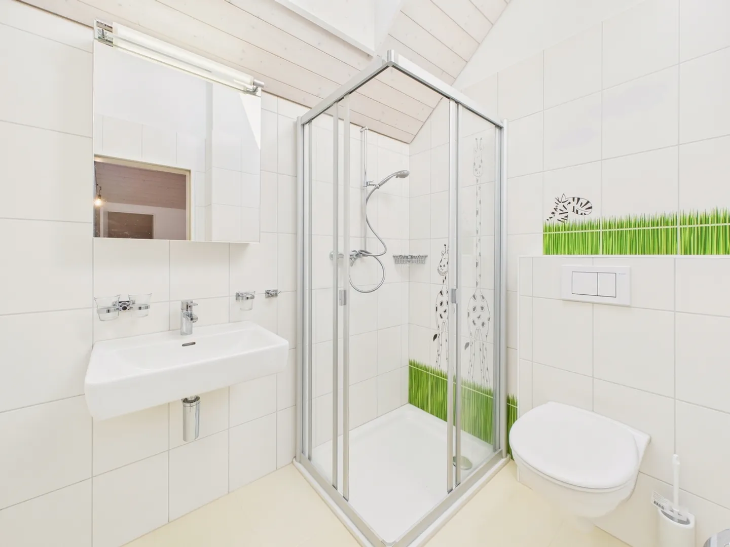 Casa familiare modernizzata in posizione centrale: spazio per il tuo futuro! - Foto 12 di 13