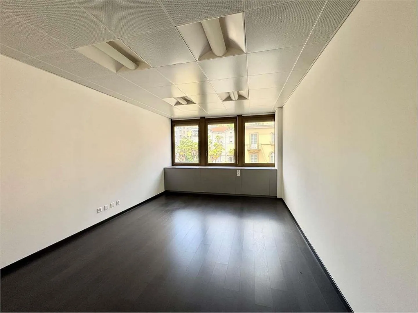 Modernes 3-Zimmer-Büro in Paradiso, nur wenige Schritte vom Luganersee entfernt - Foto 3 von 4