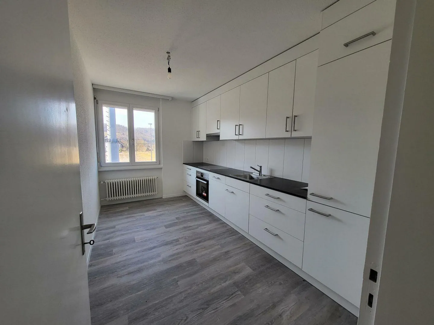 We are renting a newly renovated 4.5 room apartment at the train station Rekingen... - Photo 5 of 5