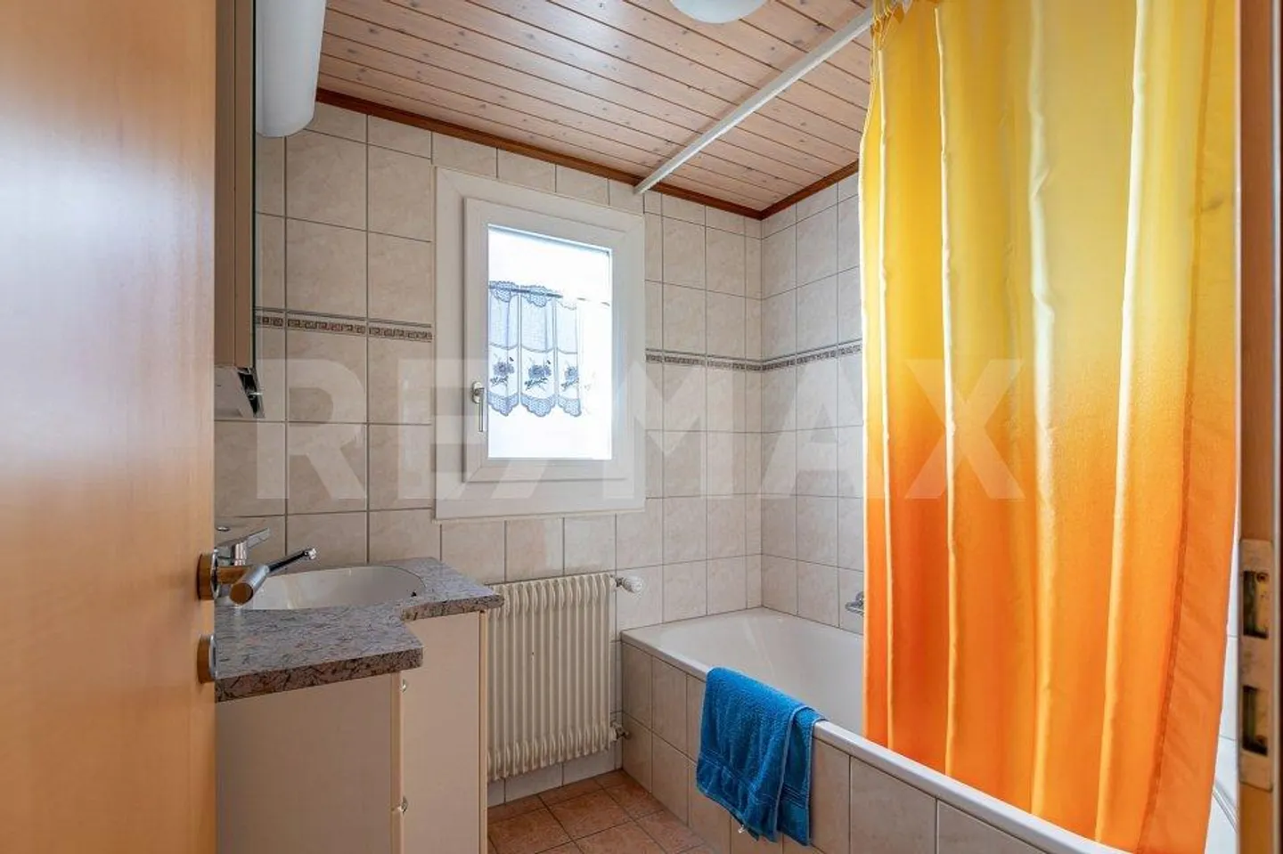 Charmantes Zweifamilienhaus an unverbaubarer Lage - Foto 5 von 11