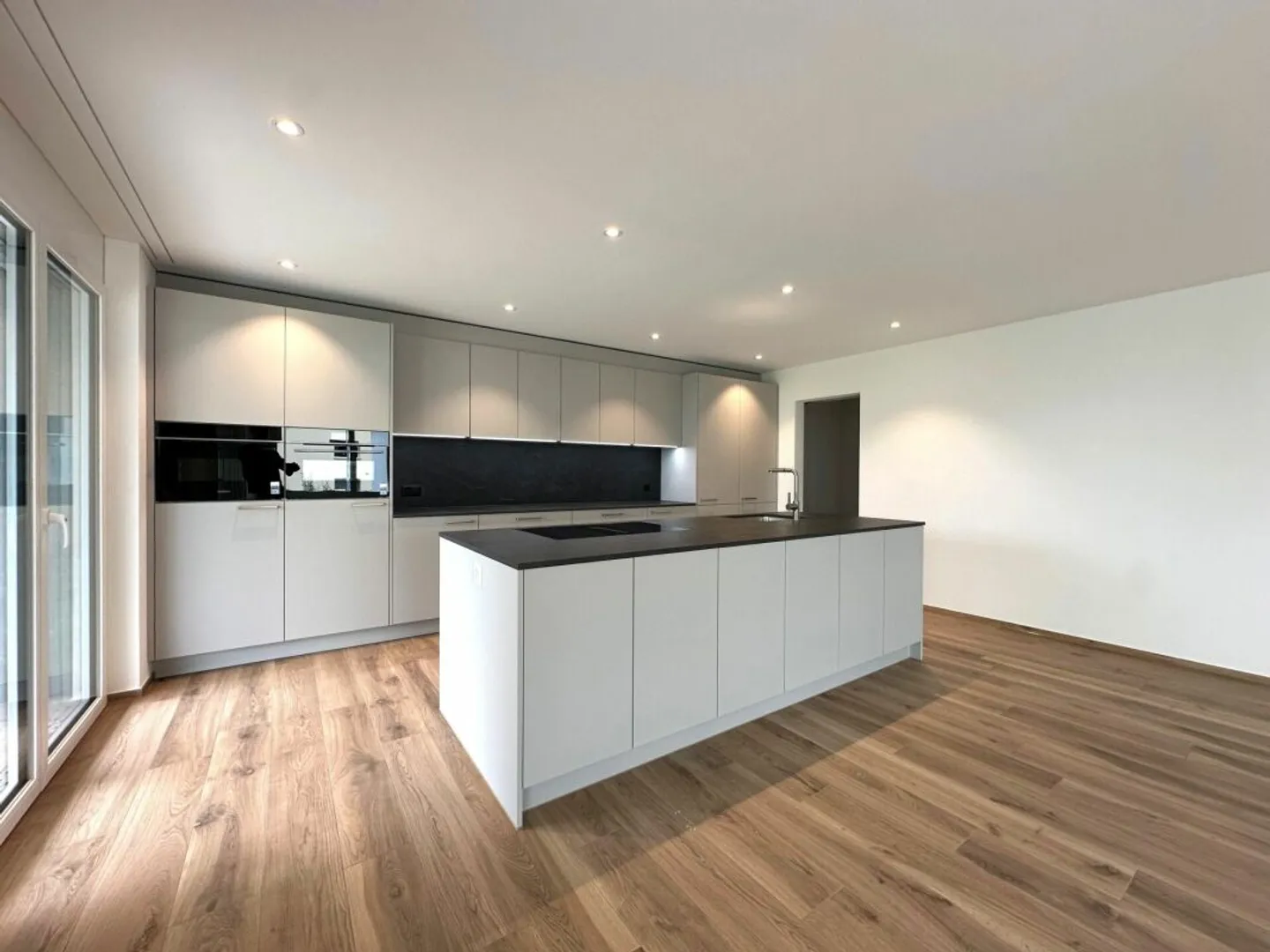 Vivre avec style - maison de 6,5 pièces de haute qualité avec beaucoup d'espace - Photo 6 sur 13