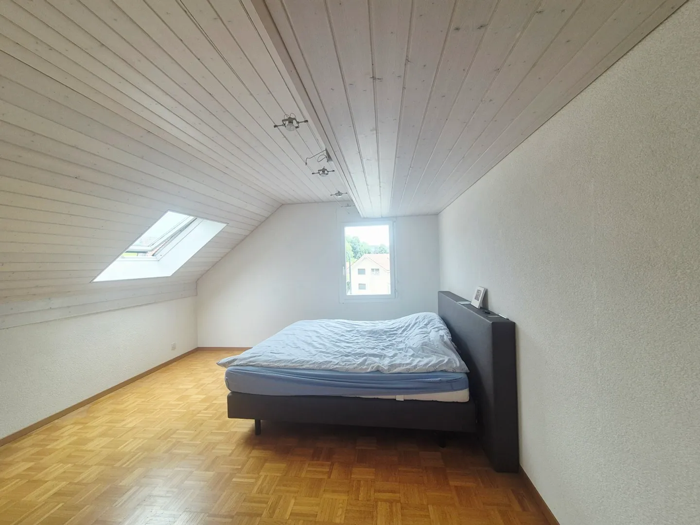 CHÂBLES / 2,5 Zimmer + Mezzanin mit Blick auf den See - Foto 9 von 13