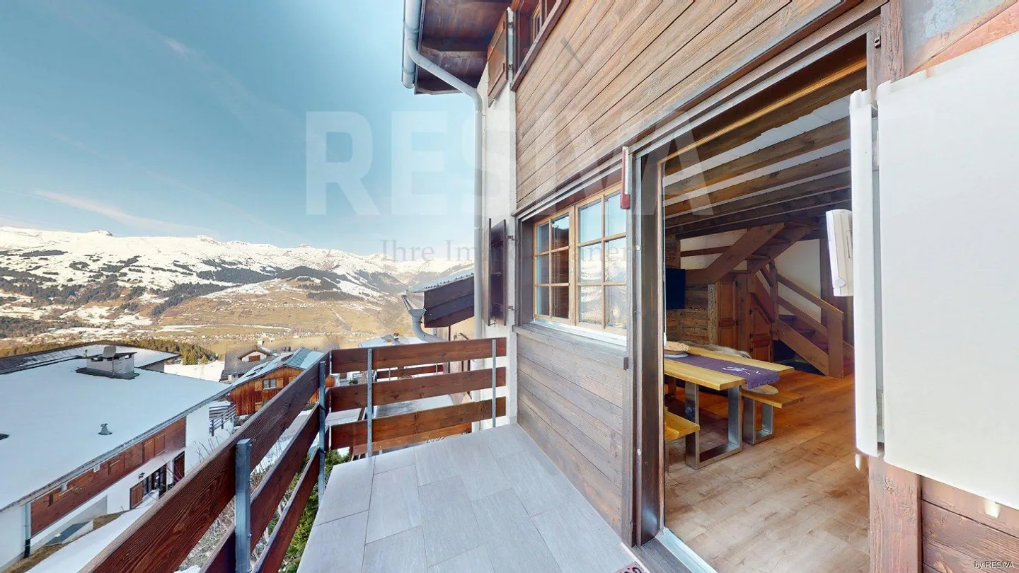 Appartamento duplex ristrutturato con balcone - elegante e centrale - Foto 9 di 34