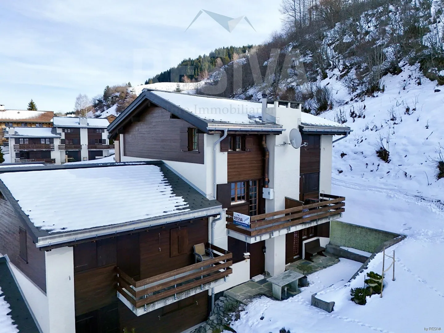 Appartamento duplex ristrutturato con balcone - elegante e centrale - Foto 2 di 34