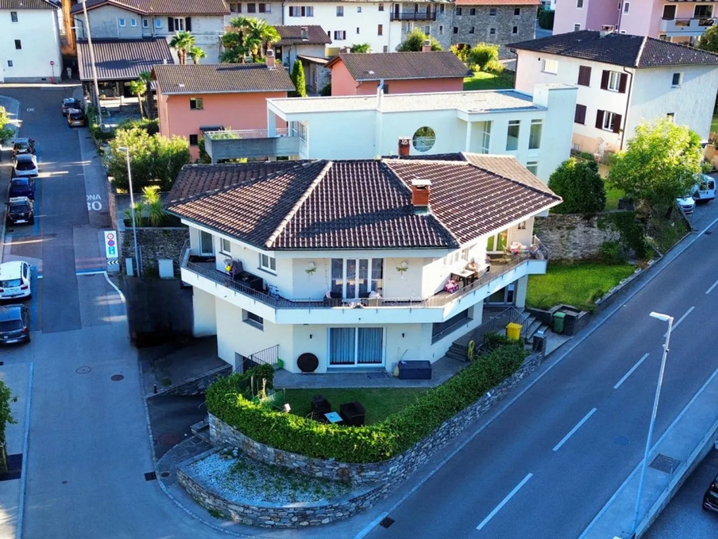 Casa Bifamiliare con 2 luminosi appartamenti di 4.5 e 5.5 locali, g... - Foto 1 di 10