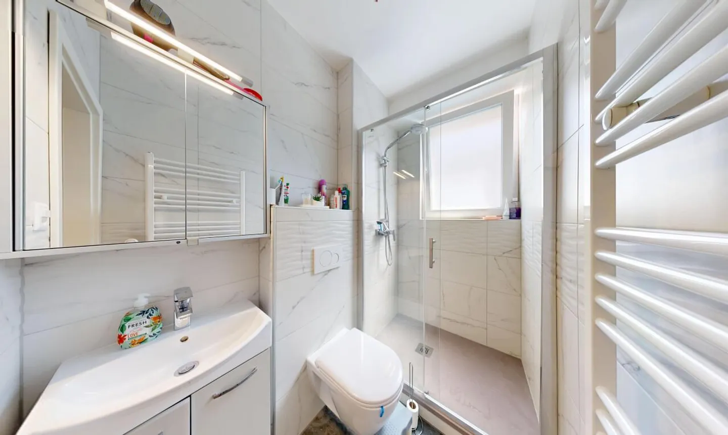 Haus mit 2 Wohnungen, großem Garten & großem Potenzial - Foto 7 von 11