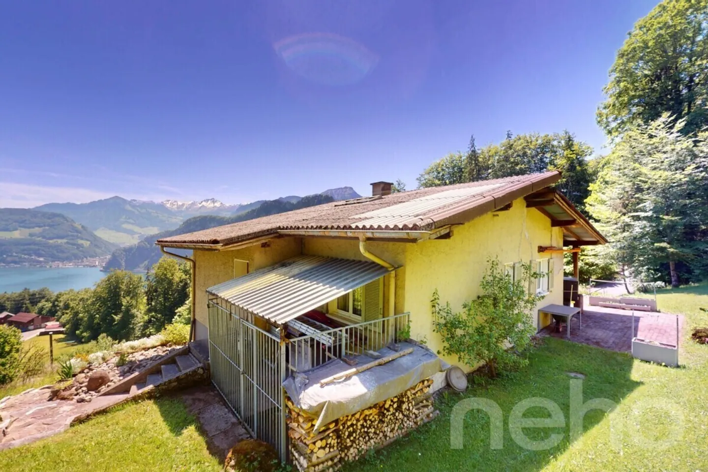 Vista mozzafiato sulle montagne e sul lago di Lucerna - Foto 4 di 13
