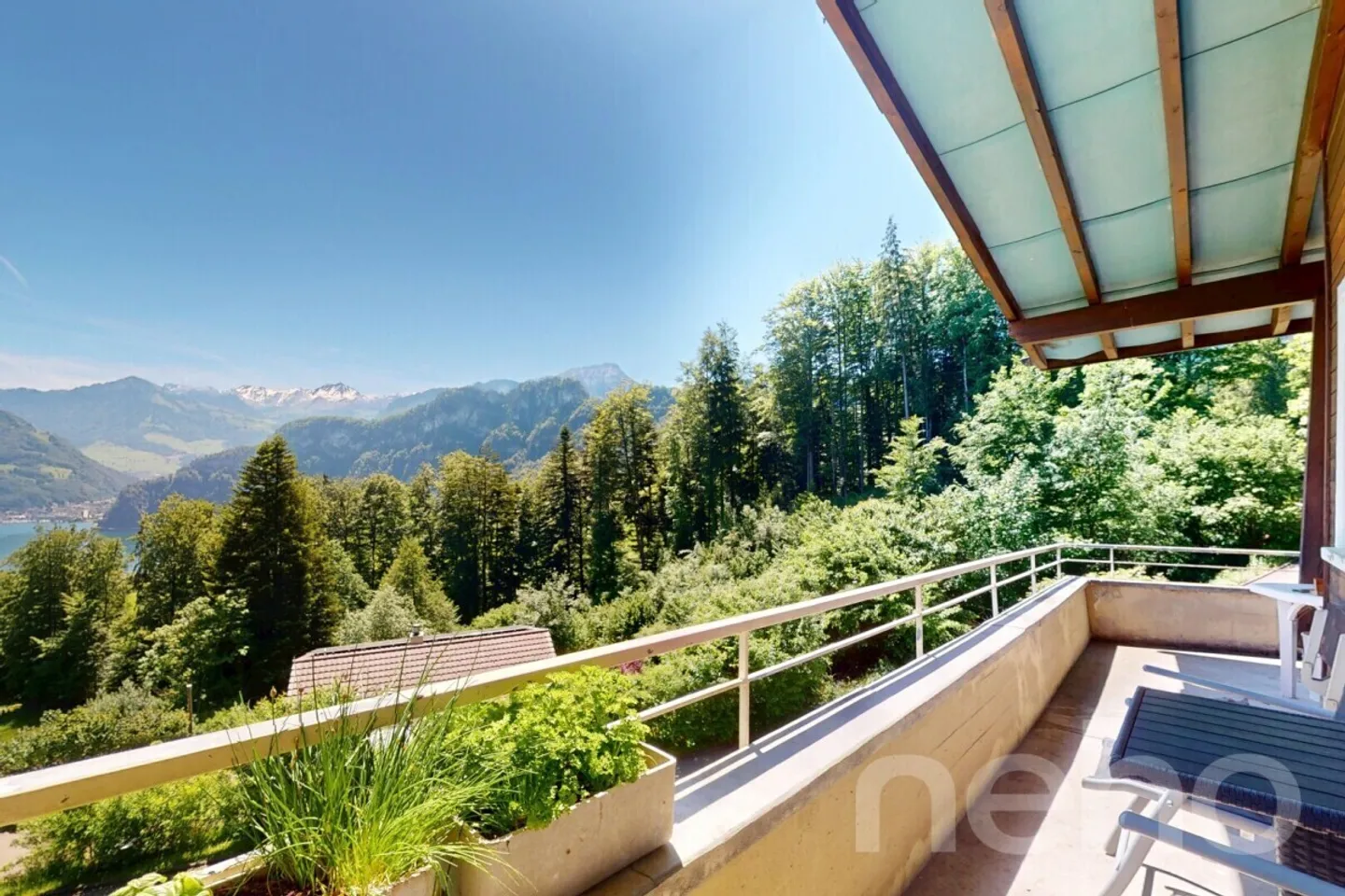 Vista mozzafiato sulle montagne e sul lago di Lucerna - Foto 8 di 13