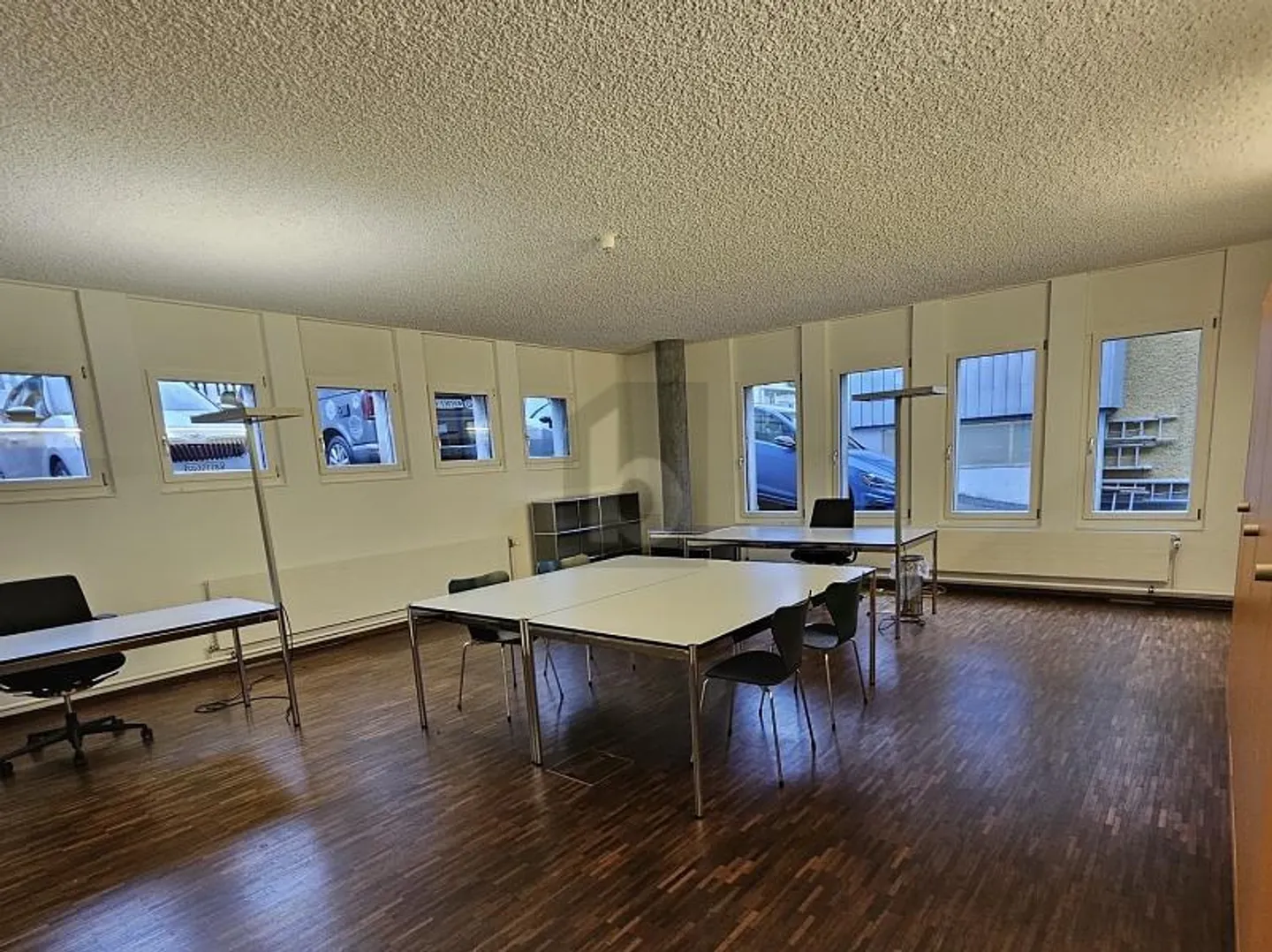 Moderne Arbeitsfläche mit Terrasse - Foto 3 von 6
