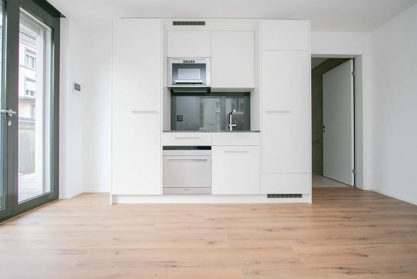1 Room Studio with Private Patio Near City Center - Photo 2 of 6