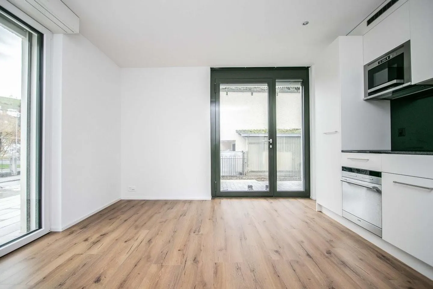 1 Room Studio with Private Patio Near City Center - Photo 4 of 6