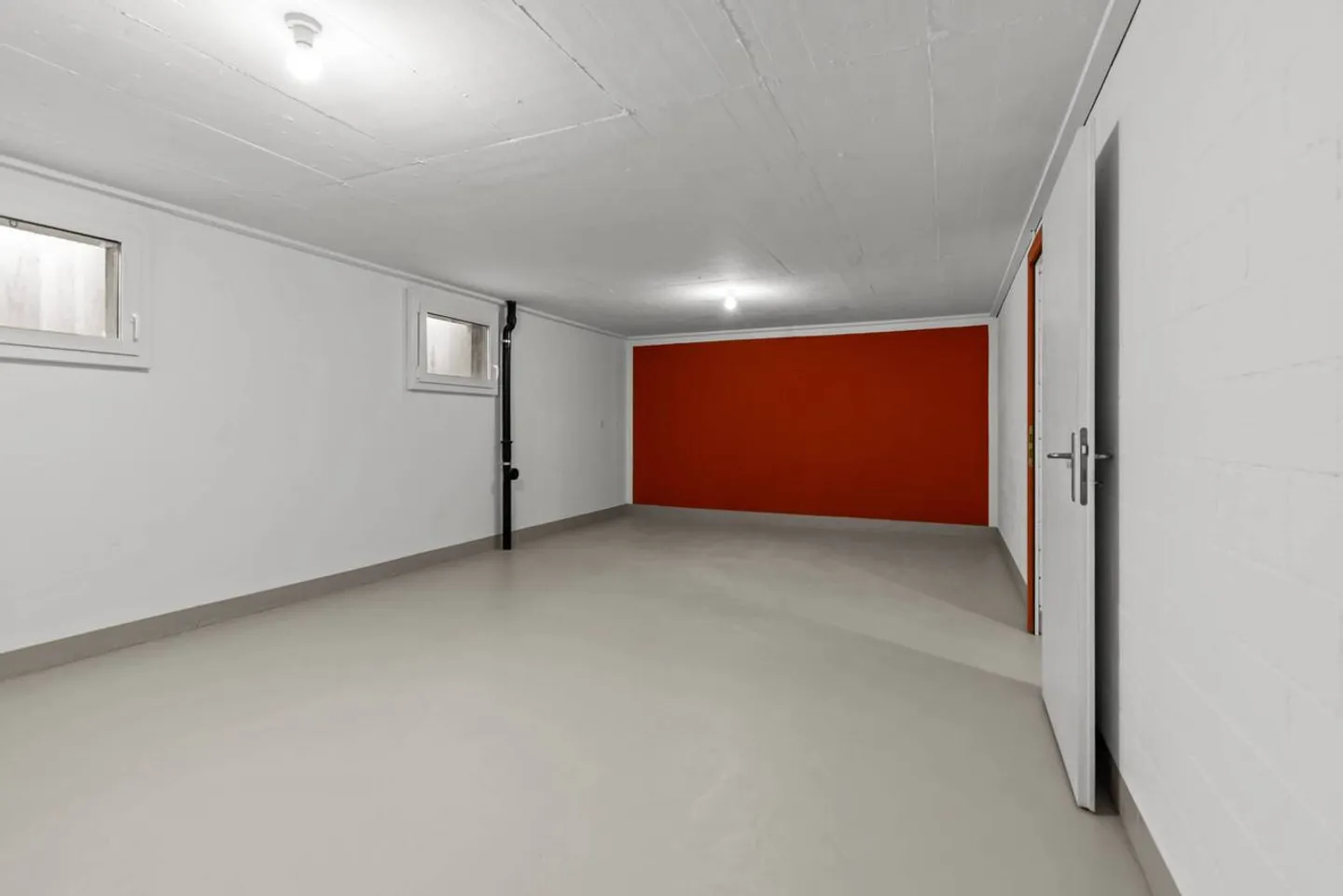 Vie ensoleillée au-dessus de la limite de brouillard avec piscine et vue dégagée - Photo 39 sur 40