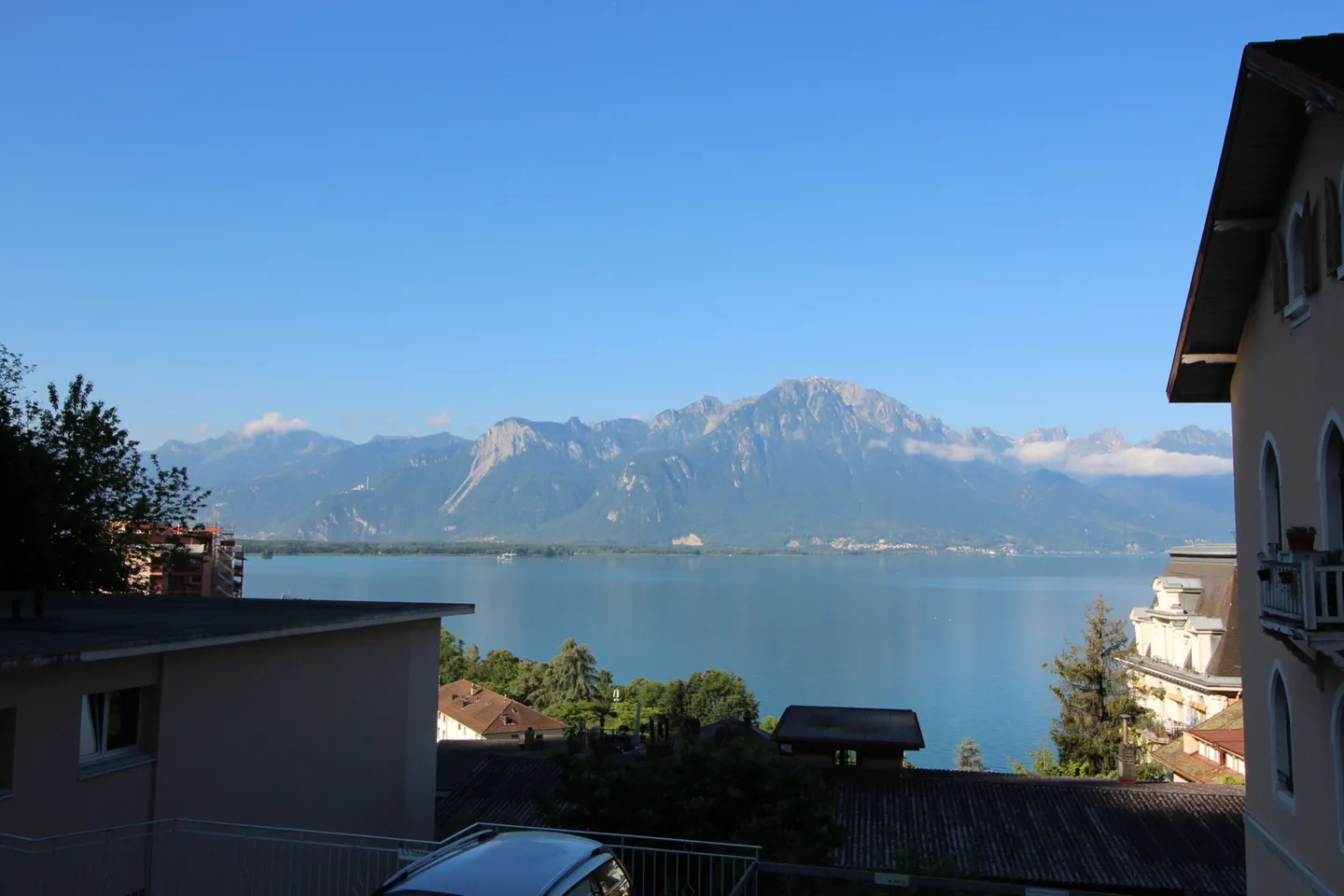 Bel Appartement avec Vue sur le Lac - Photo 1 sur 7