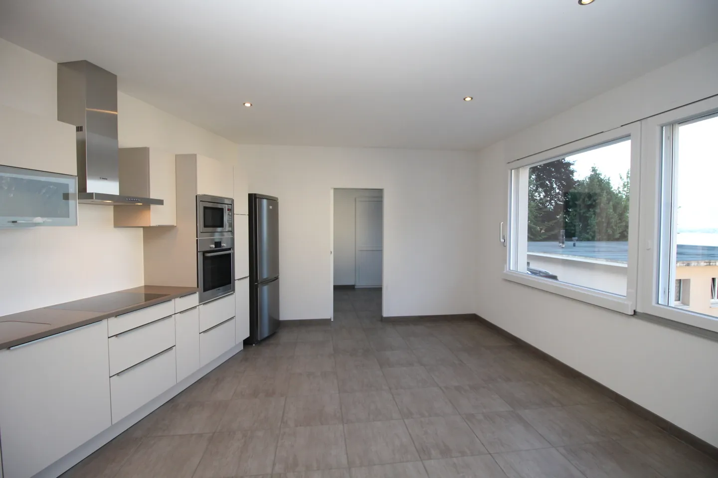 Bel Appartement avec Vue sur le Lac - Photo 2 sur 7