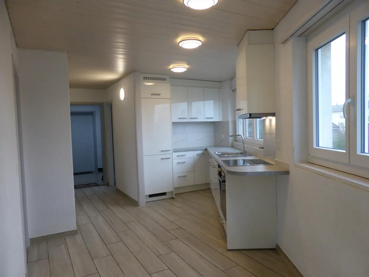 Appartement moderne de 3 pièces avec 2 balcons à Biel&Bienne - Photo 3 sur 8