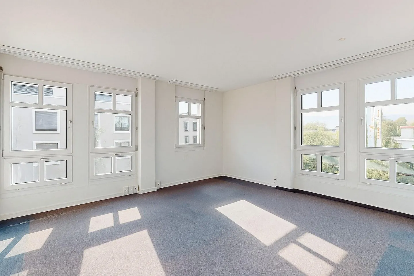 Spazio per uffici situato centralmente a Rüti ZH - Uso versatile - Foto 8 di 9