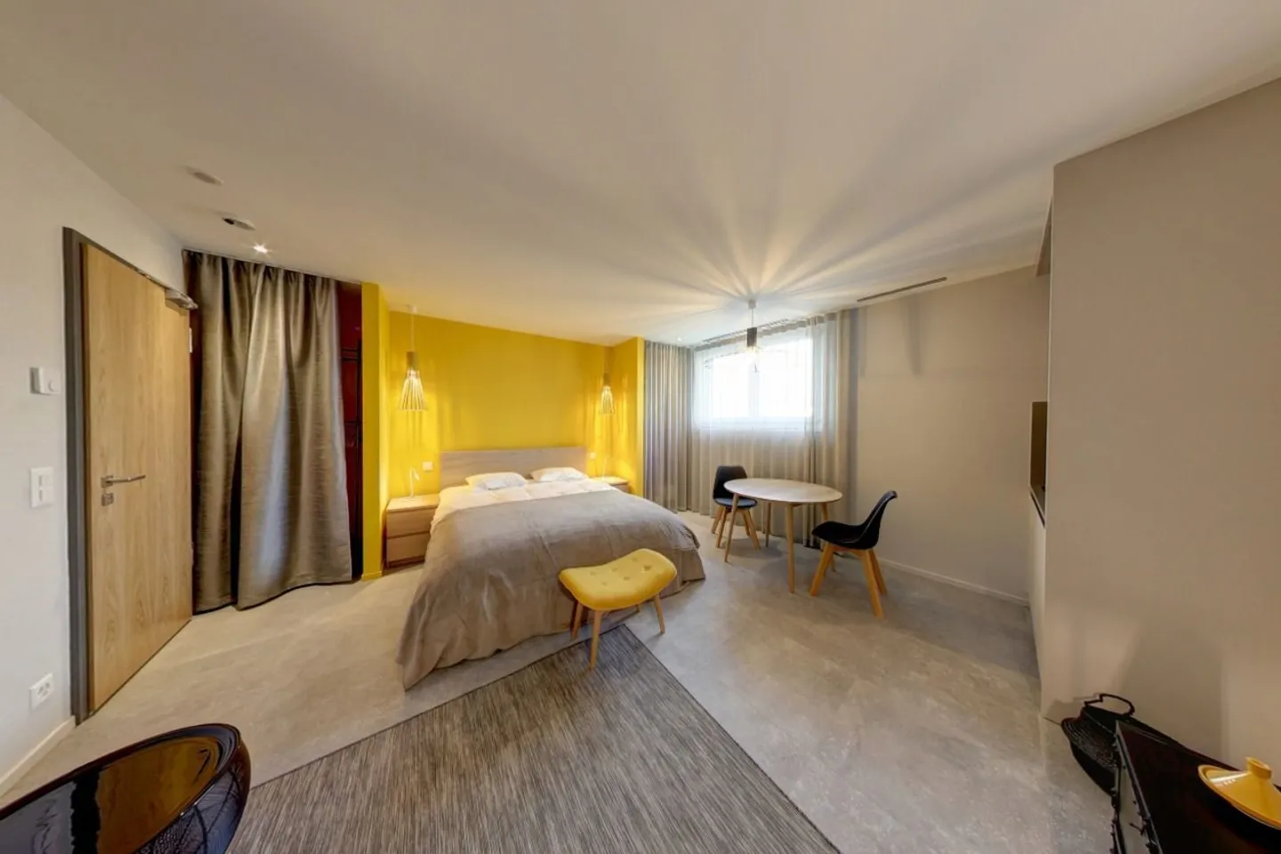 MÖBLIERTE WOHNUNG "PETITE COUR" STUDIOS MIT HOTELDIENSTLEISTUNGEN - Foto 2 von 3