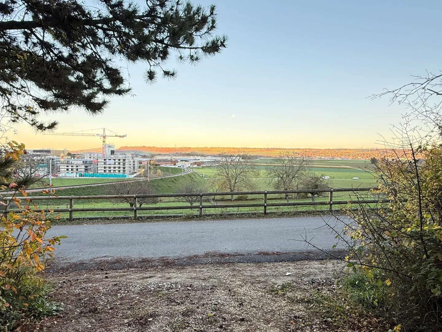 Exklusivität Orbe - 1200 m2 vollständig bebaubares Grundstück! - Foto 6 von 7