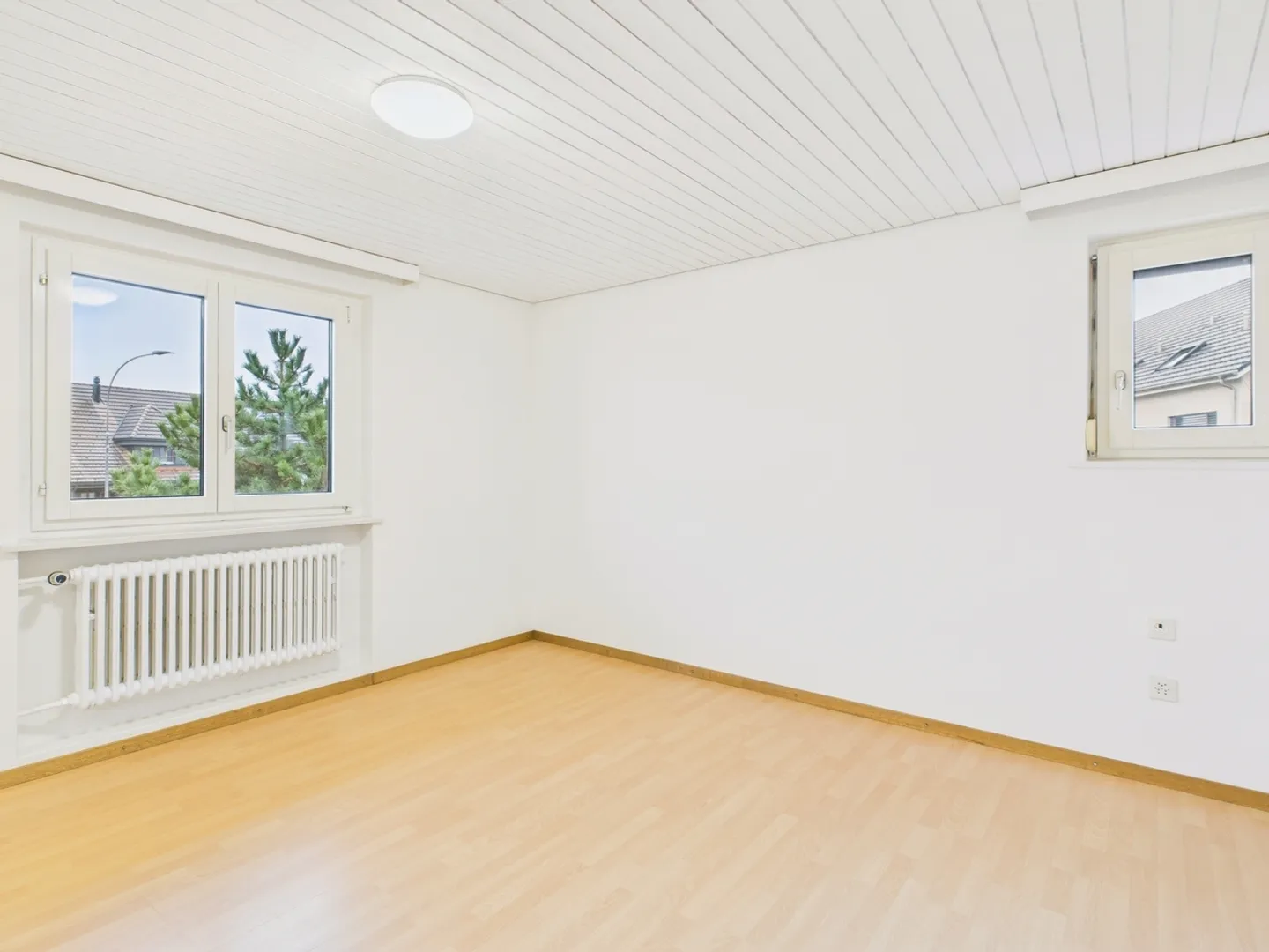 Maison individuelle de 6,5 pièces adaptée aux familles à Egolzwil avec appartement studio et oasis de jardin avec palmiers - Photo 7 sur 13