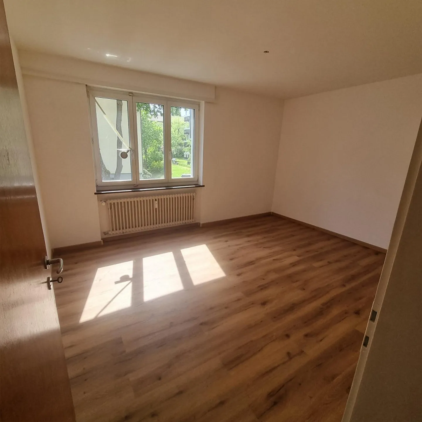 Freshly renovated bright 3-room apartment - Photo 4 of 7