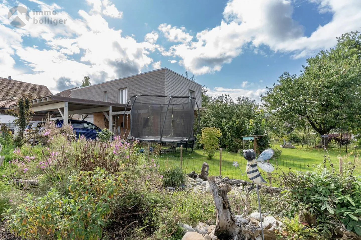 Un «Moyen» de Bonheur - Votre Nouveau Foyer Réunit avec Idylle de Jardin - Photo 1 sur 15