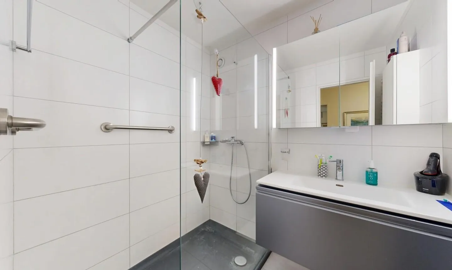 Extraordinary 3.5-room residential studio with garden in a quiet location - Photo 9 of 11