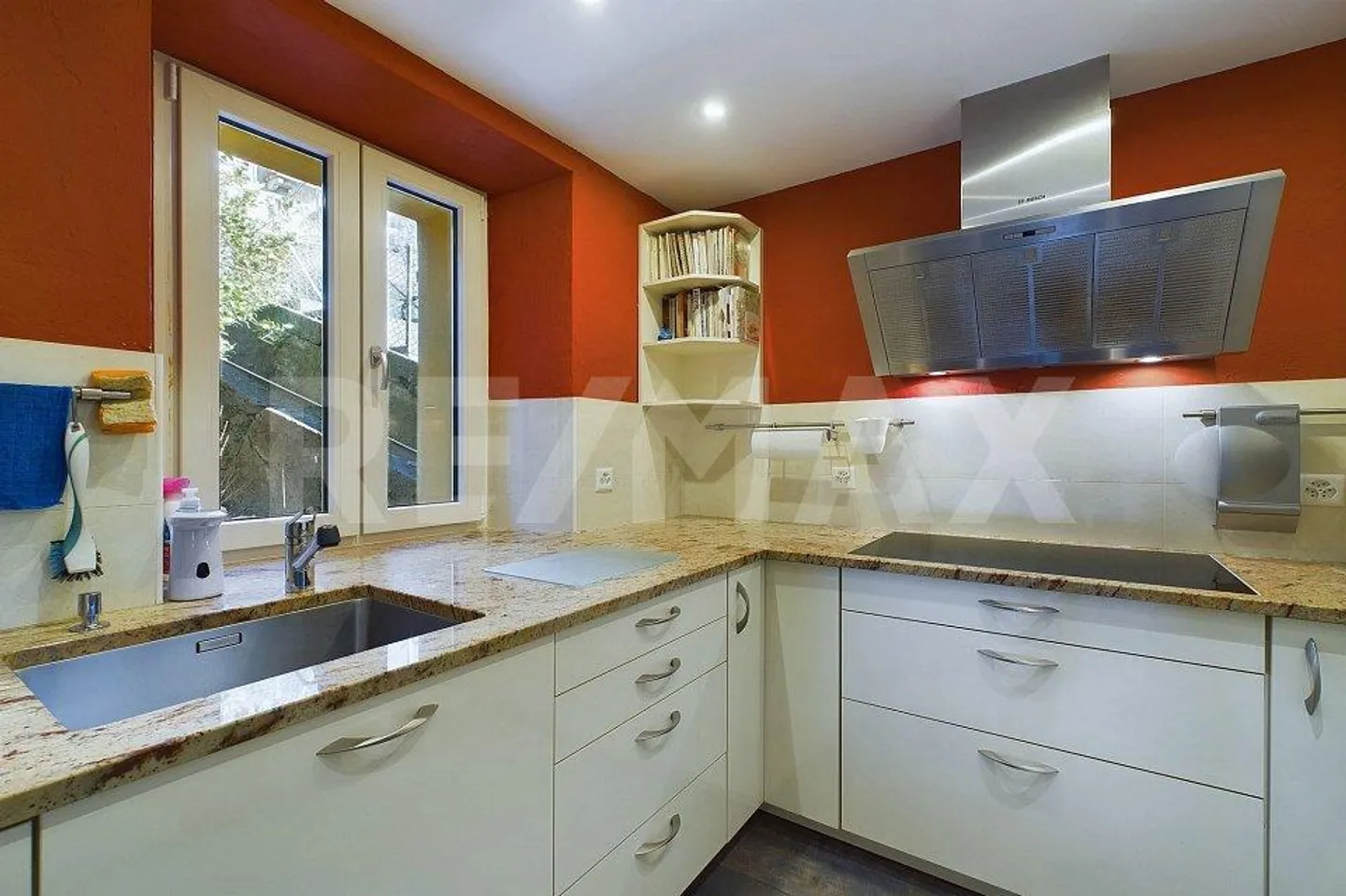 Charming Detached House with View - Photo 7 of 13