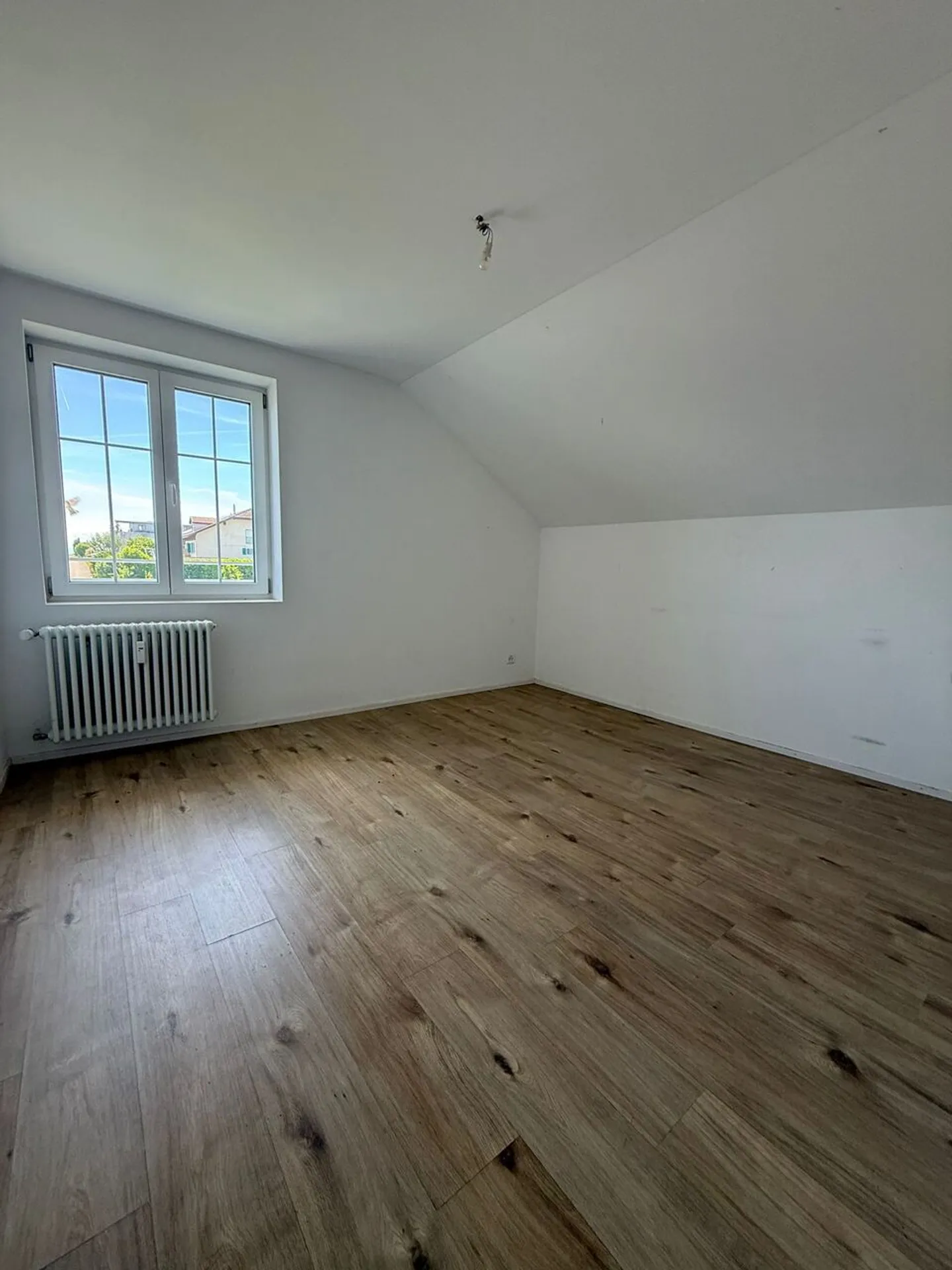 BELLERIVE - 3,5 moderne Zimmer im obersten Stockwerk - Foto 5 von 7