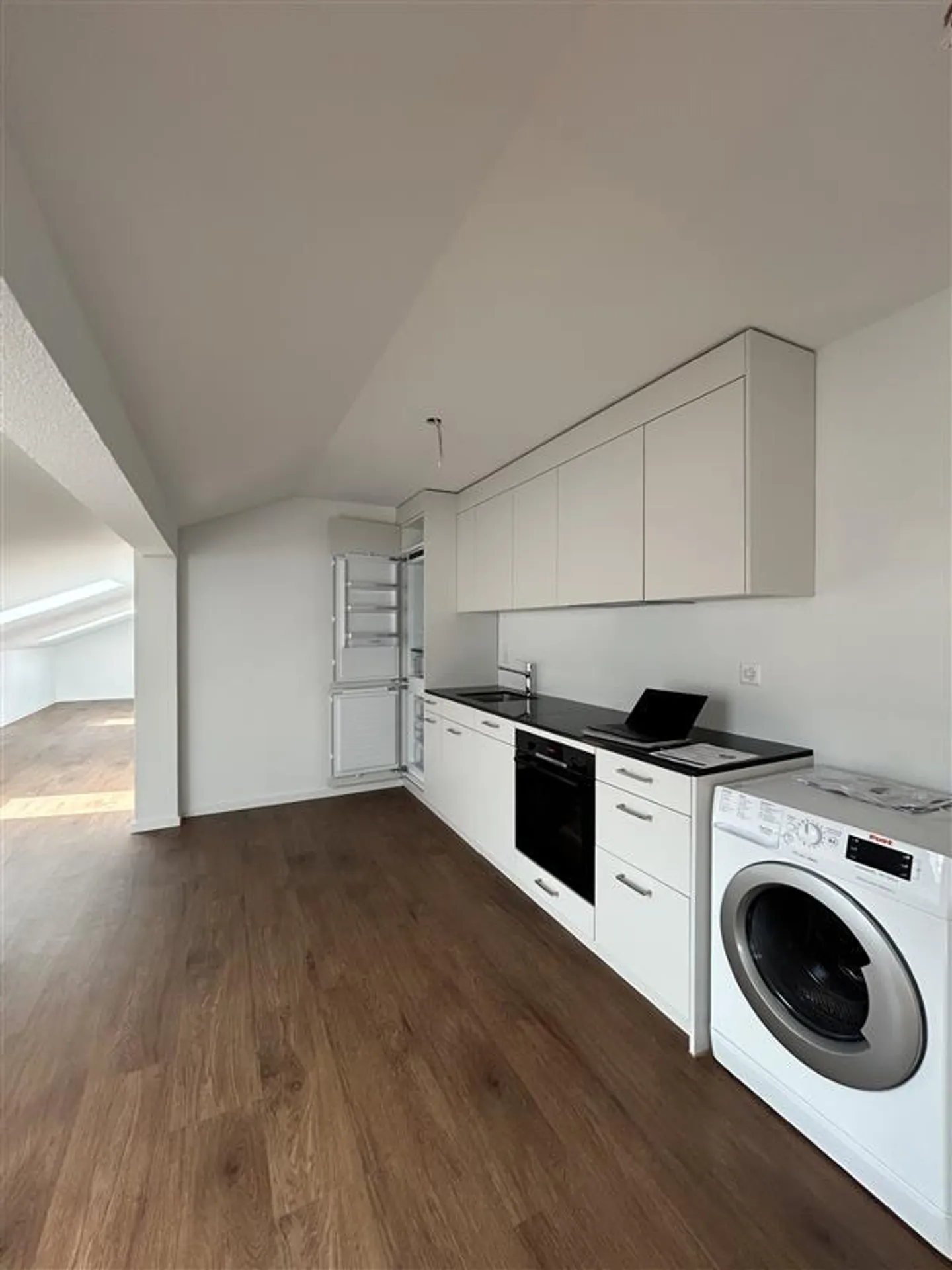 Bright Loft Apartment with Additional Room - Photo 2 of 8