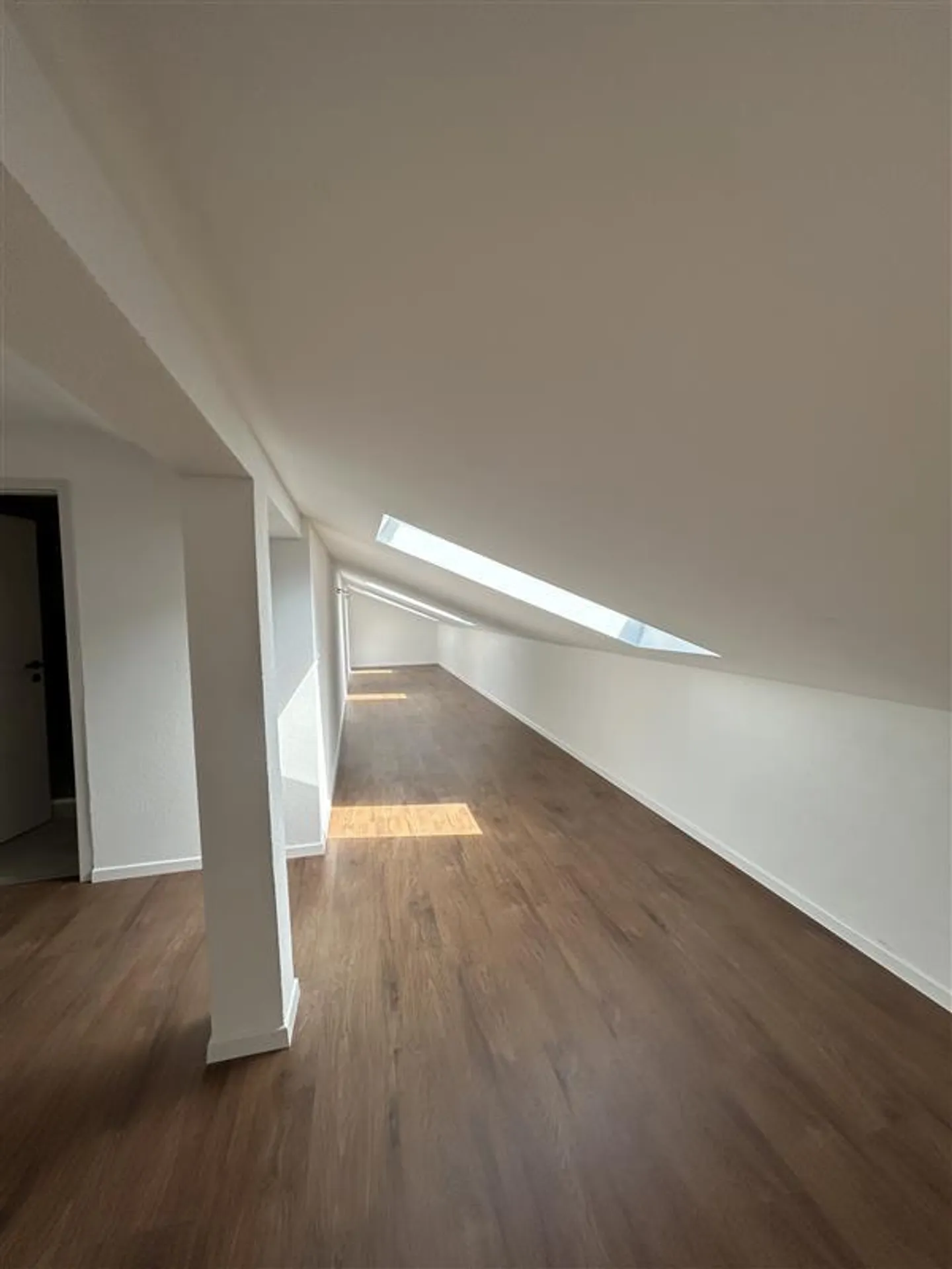 Bright Loft Apartment with Additional Room - Photo 5 of 8