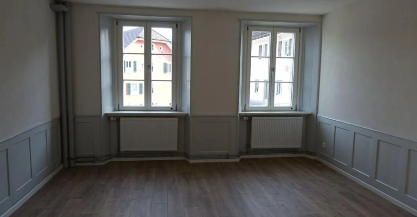 Tramelan - Fully renovated 3.5 room apartment (1st month free) - Photo 2 of 7