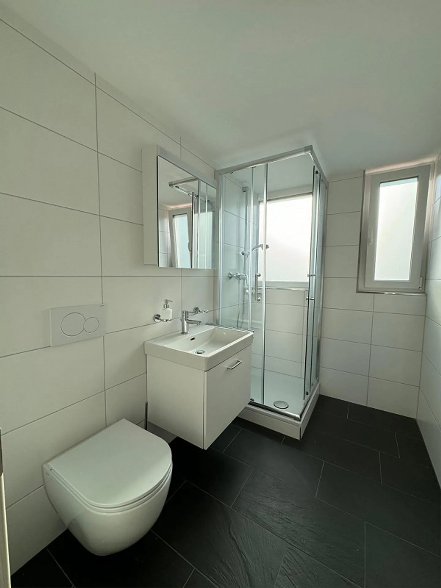 Belle appartement 1.5 pièces avec balcon - Photo 2 sur 4