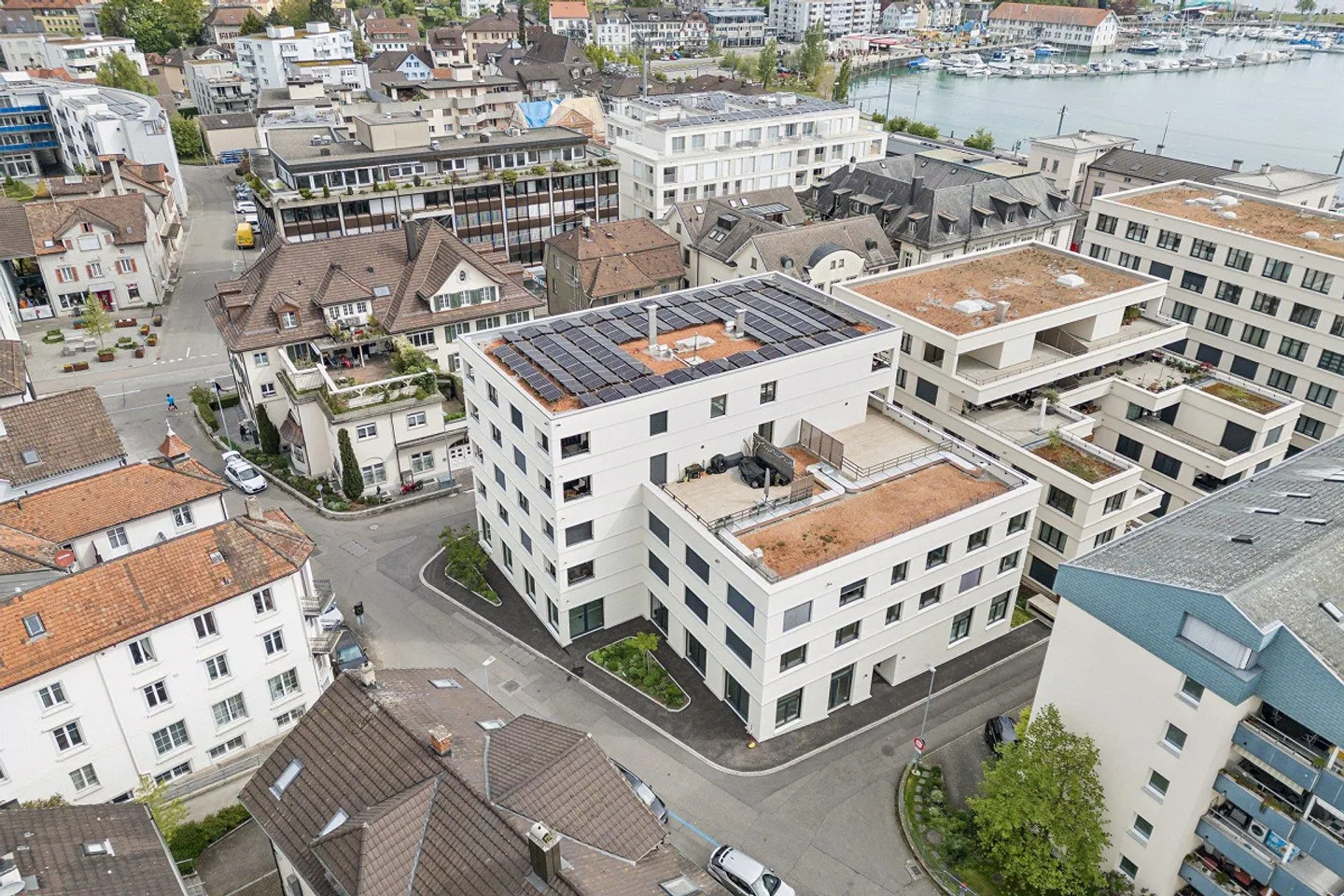 Starten Sie hier durch! Voll ausgebautes, neues Büro an zentralster Lage. - Foto 1 von 5