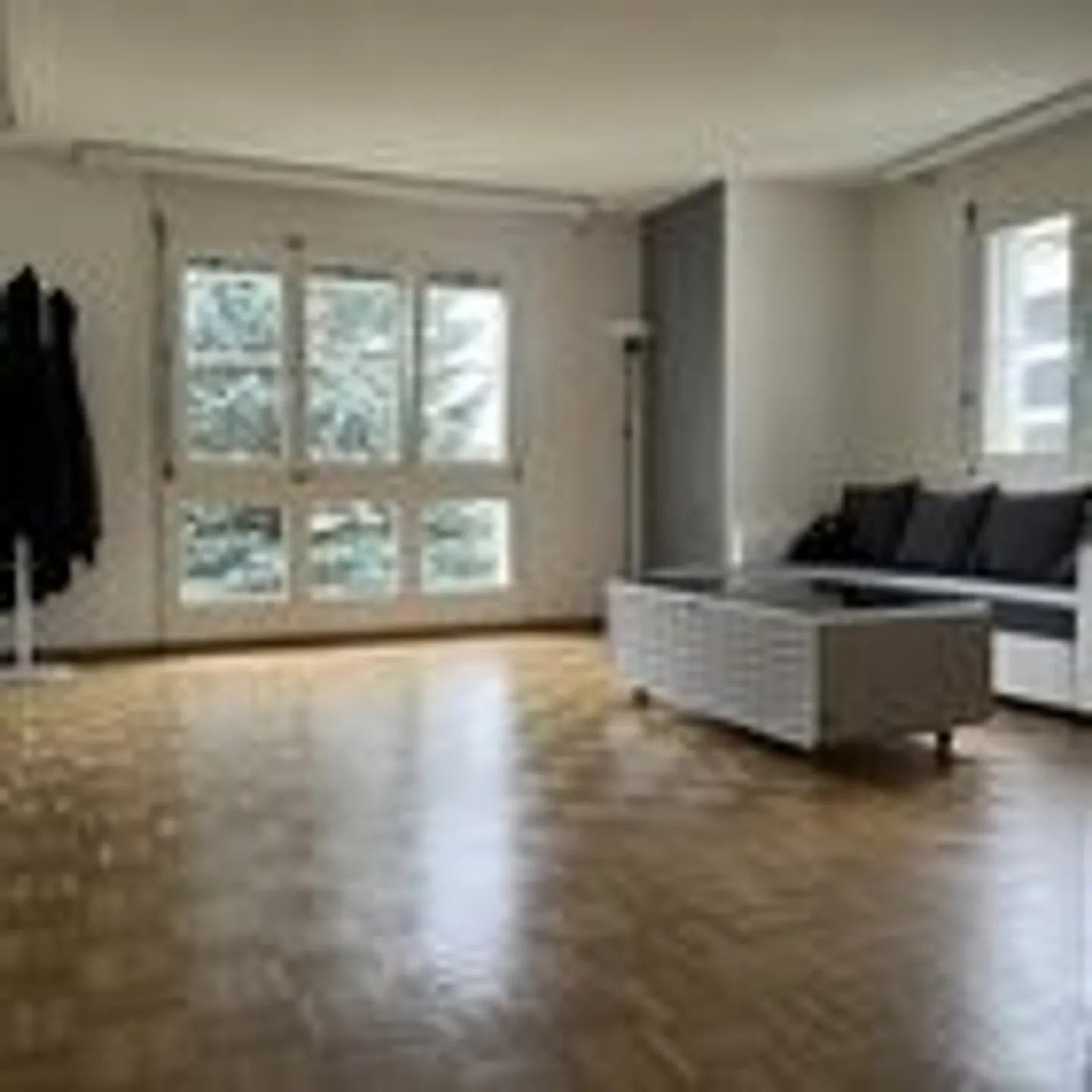 Apartment for rent - Photo 2 of 7