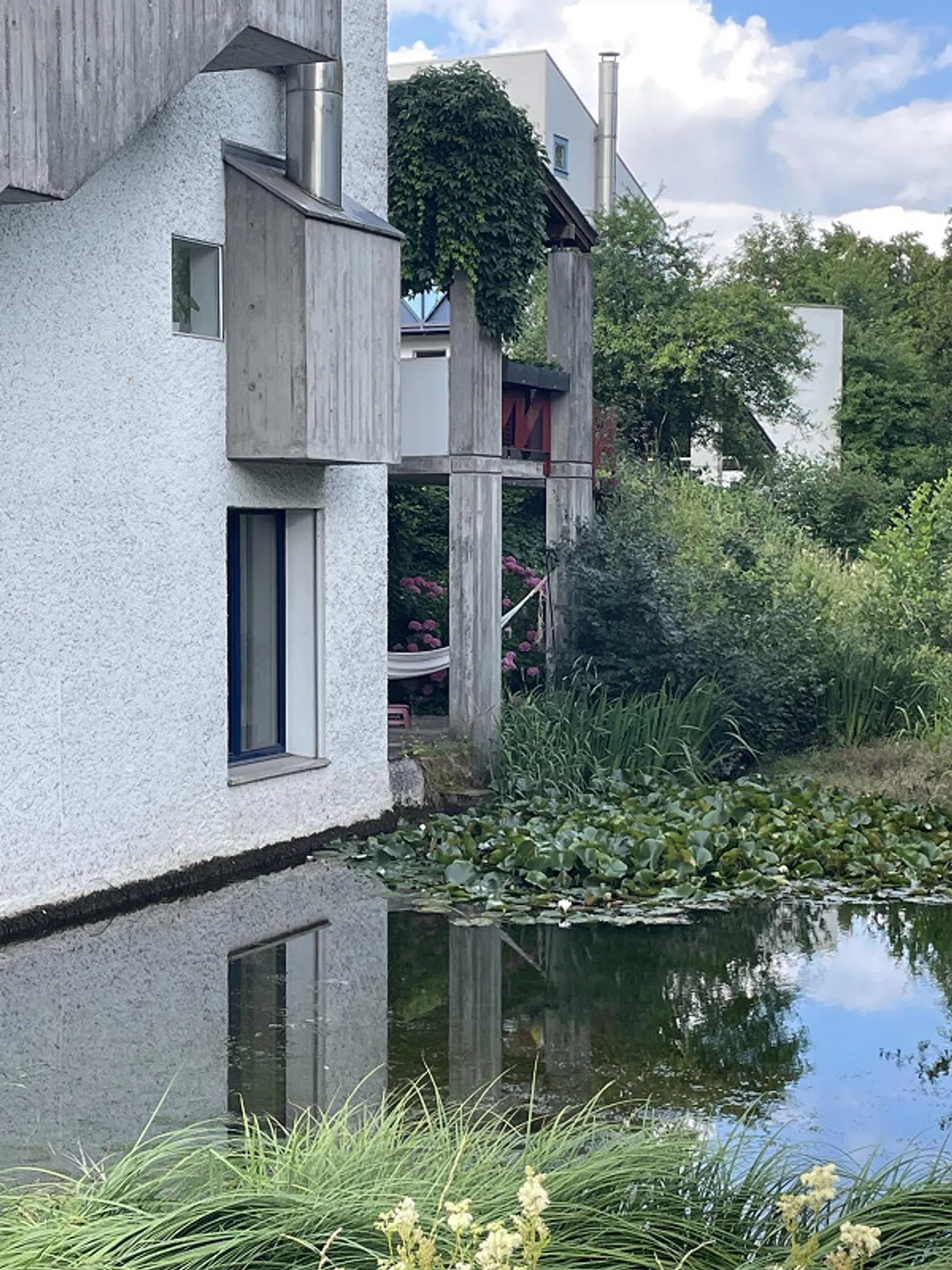 Belle, calme appartement de 3 pièces avec vue sur l'étang - Photo 1 sur 7