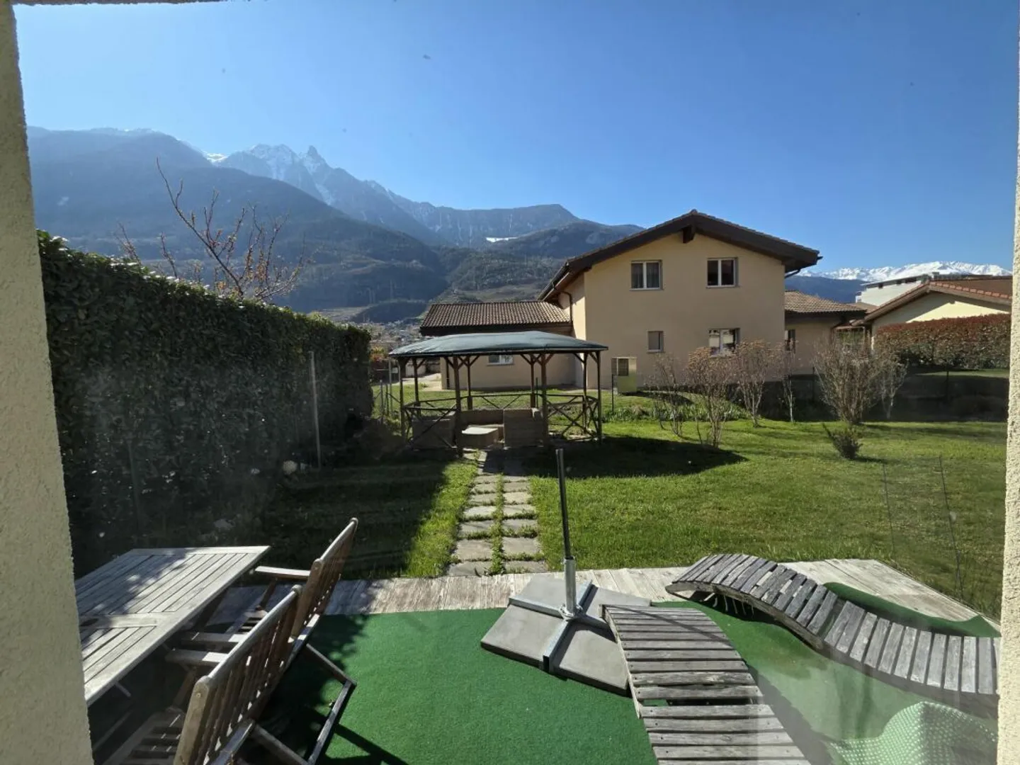 Independent 2.5-room house with terrace and parking space - Photo 6 of 6