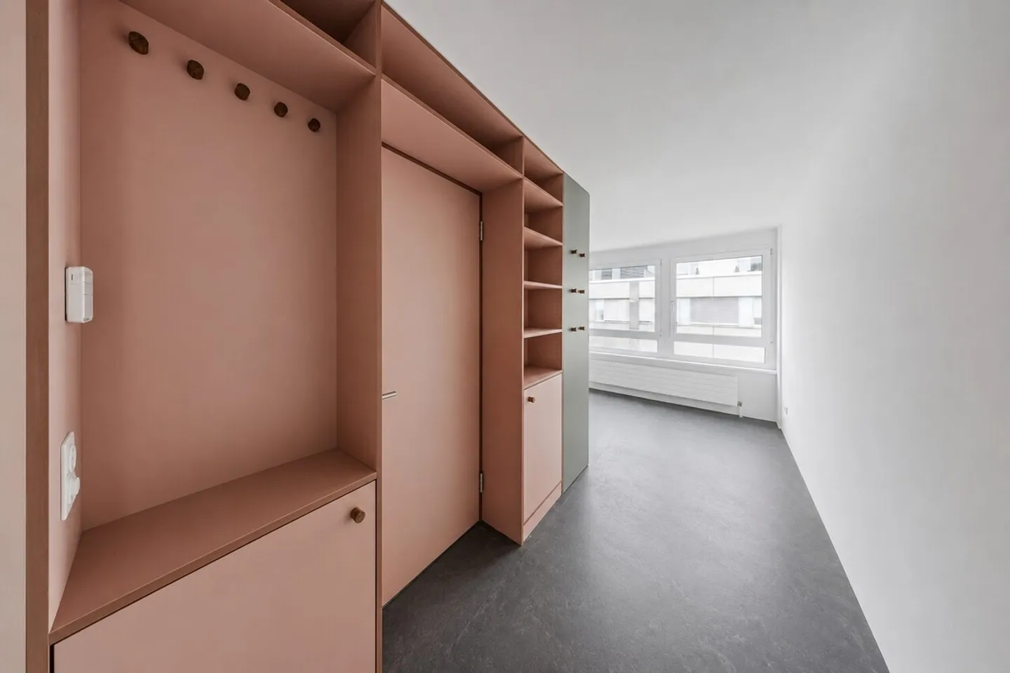 Compact and practical - modern studio near the city - Photo 2 of 7