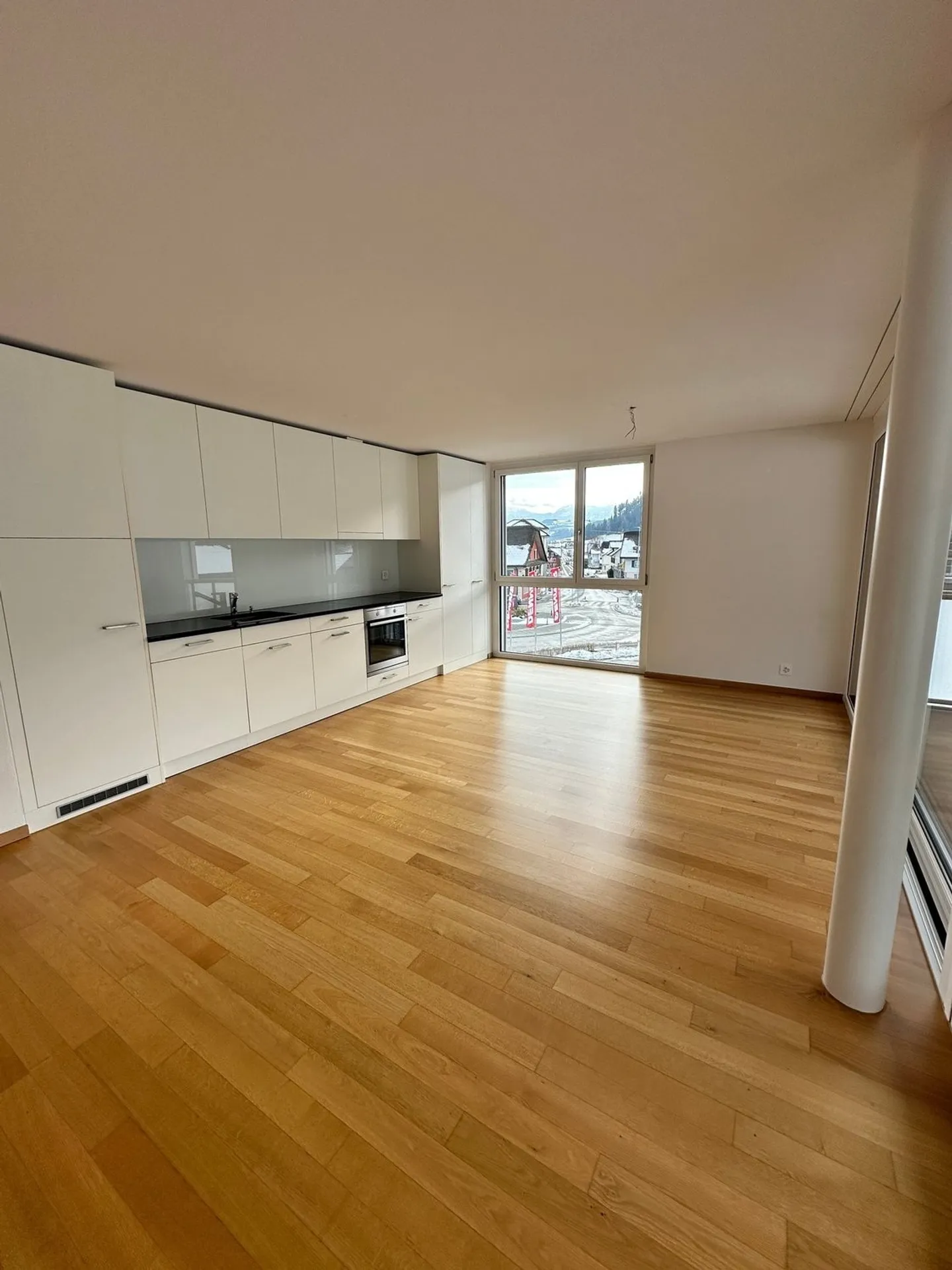 Modern 2.5-room apartment with balcony and garage in Menznau - Photo 2 of 13