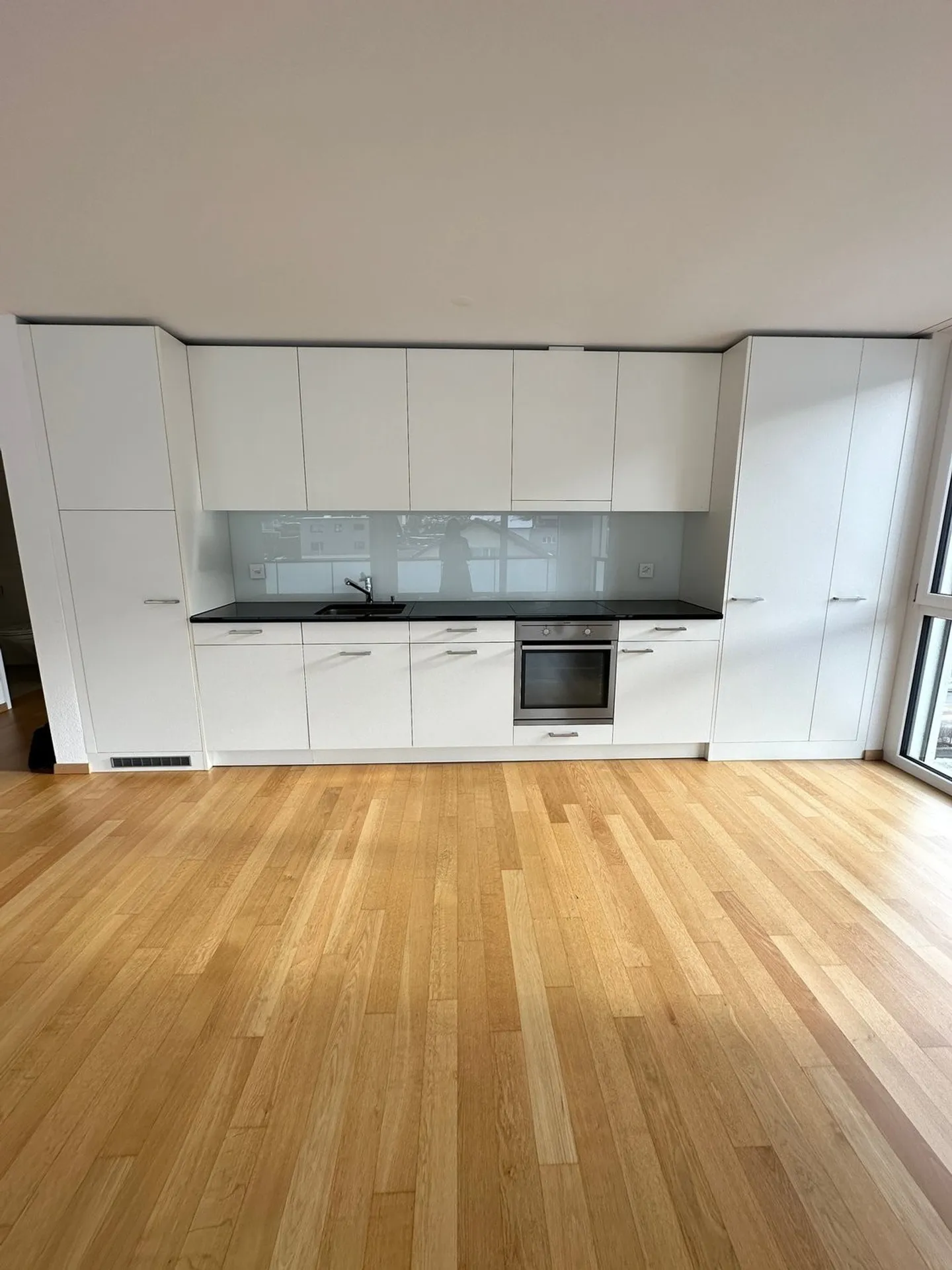 Modern 2.5-room apartment with balcony and garage in Menznau - Photo 4 of 13