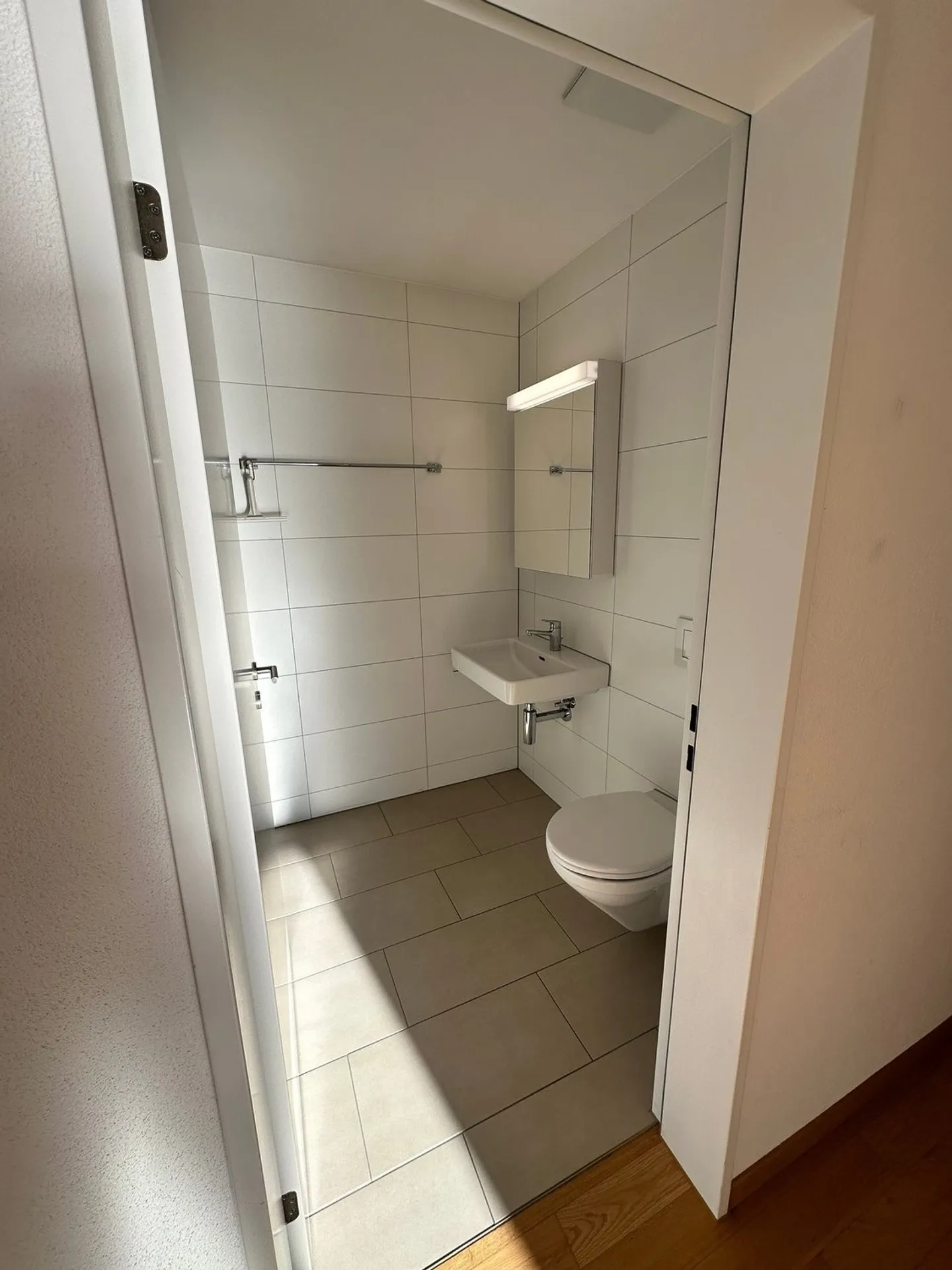 Modern 2.5-room apartment with balcony and garage in Menznau - Photo 10 of 13