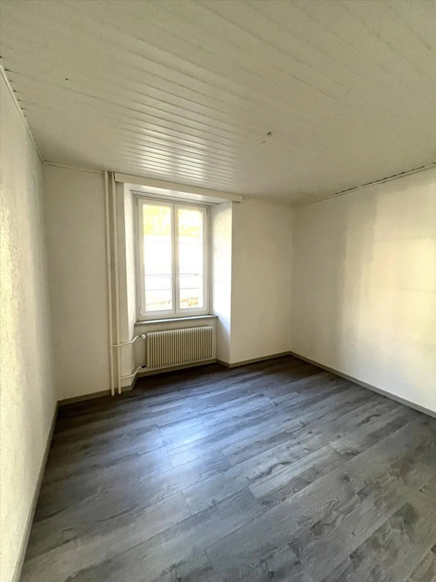 Le Locle, bel appartamento di 4 stanze con balcone al 1° piano - Foto 5 di 7