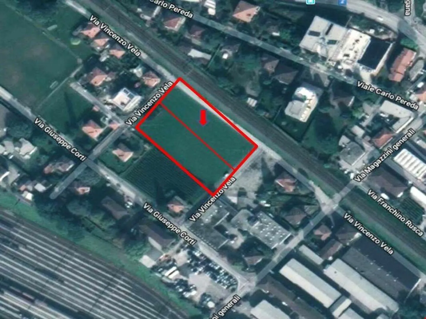 Terrain constructible de 2113 m² - Photo 2 sur 3