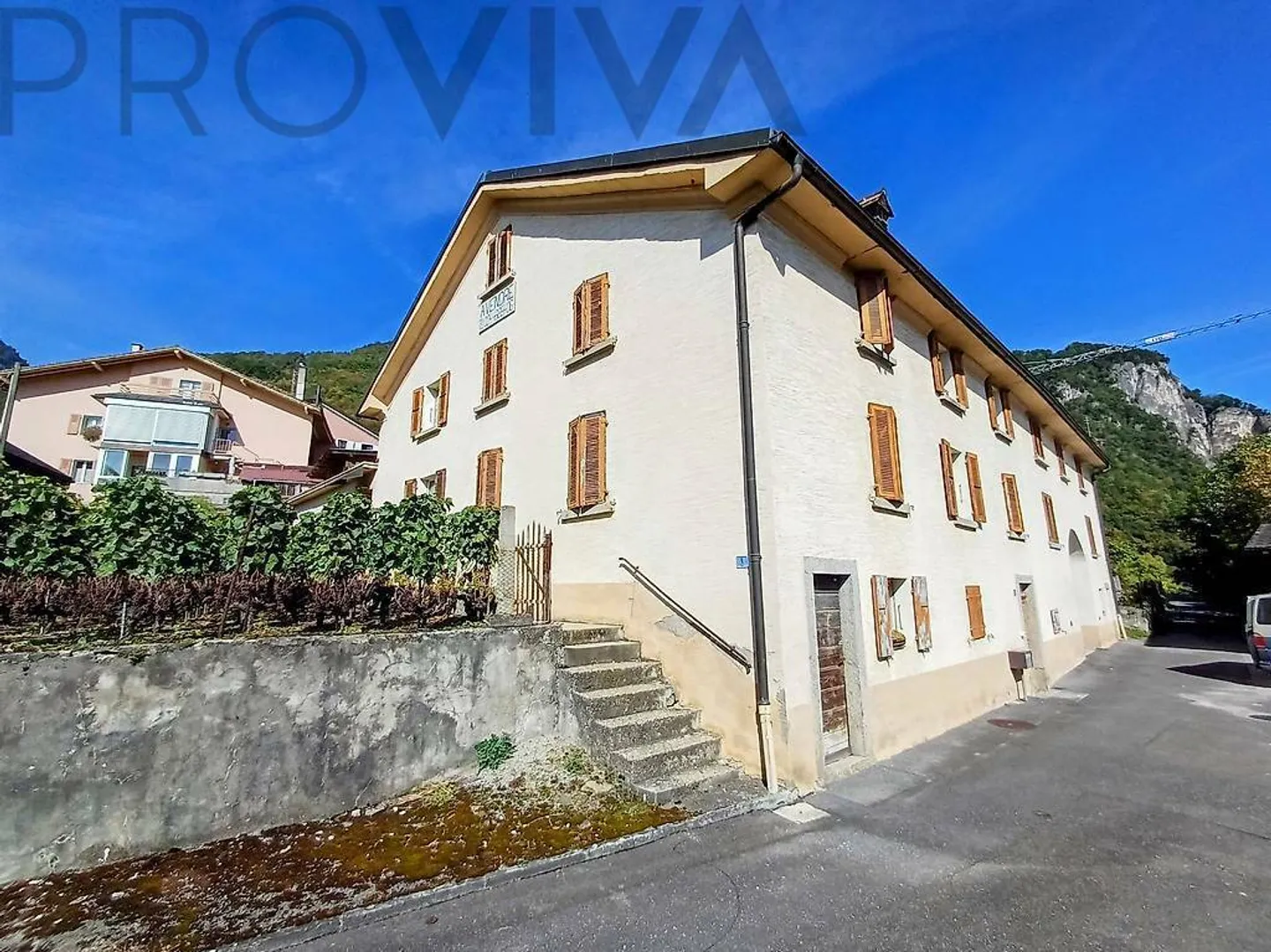 Propriété et Rendement de Bâtiment au Centre de Vouvry - Photo 2 sur 9