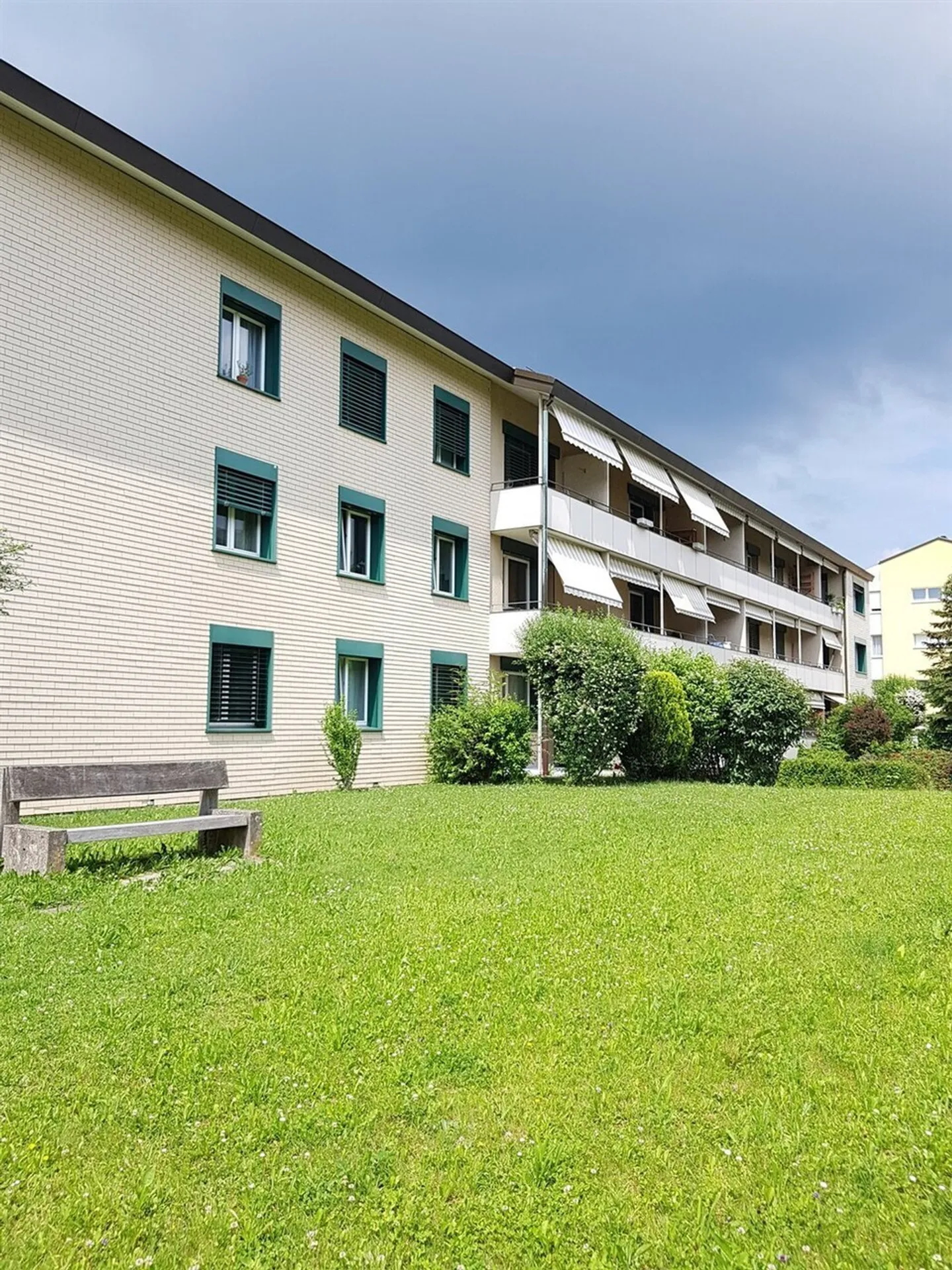 Appartement avec de magnifiques espaces verts ! - Photo 1 sur 11